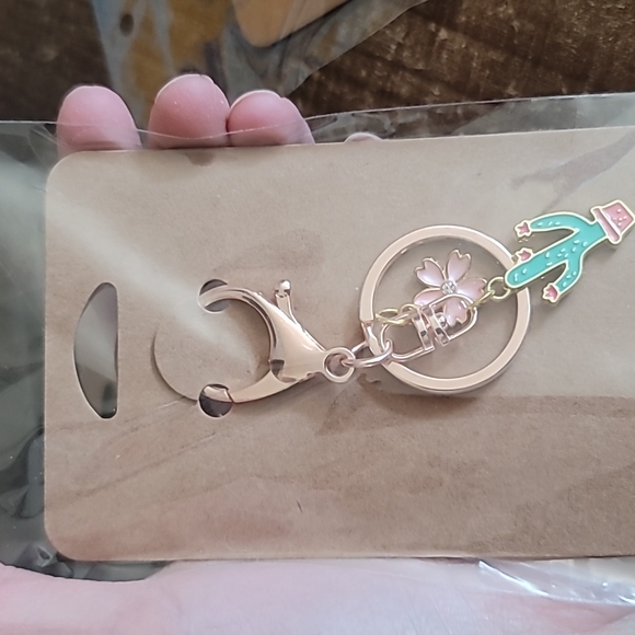 Keychain - Picture 3 of 3